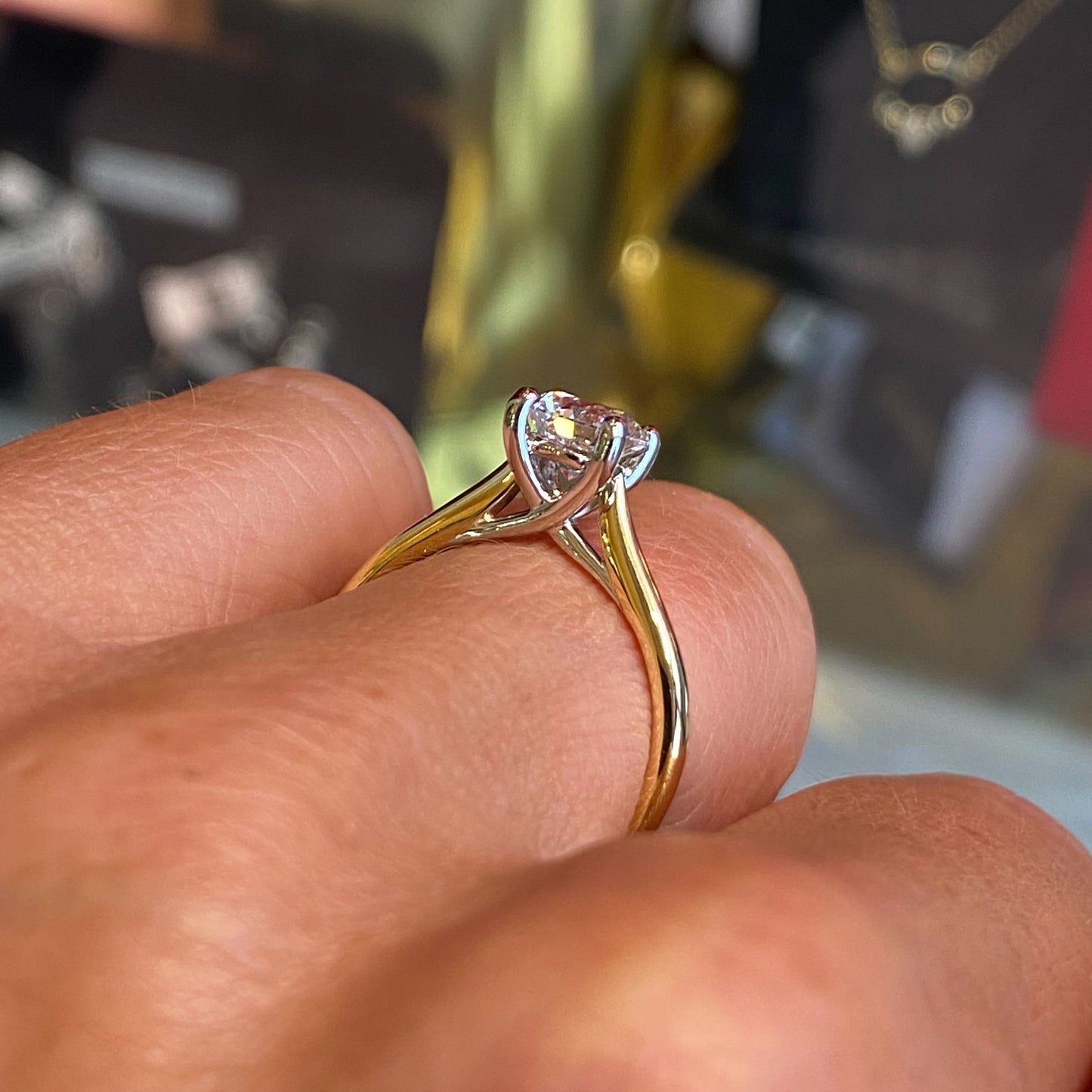 18ct Gold Solitaire Engagement Ring | 1.01ct Certificated Lab