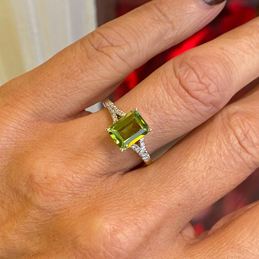 9ct Gold Peridot & Diamond Ring - John Ross Jewellers