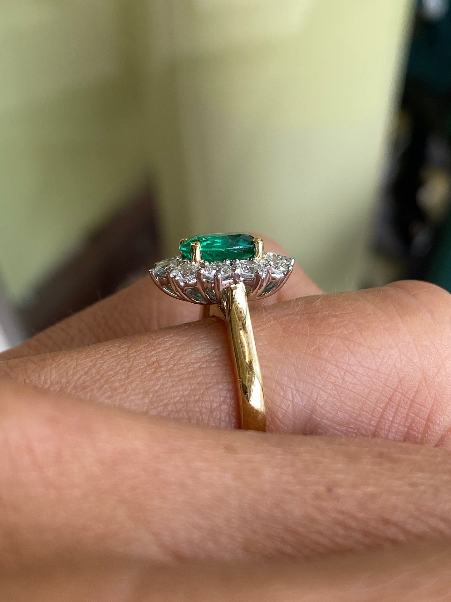 18ct Gold Emerald & Diamond Cluster Ring