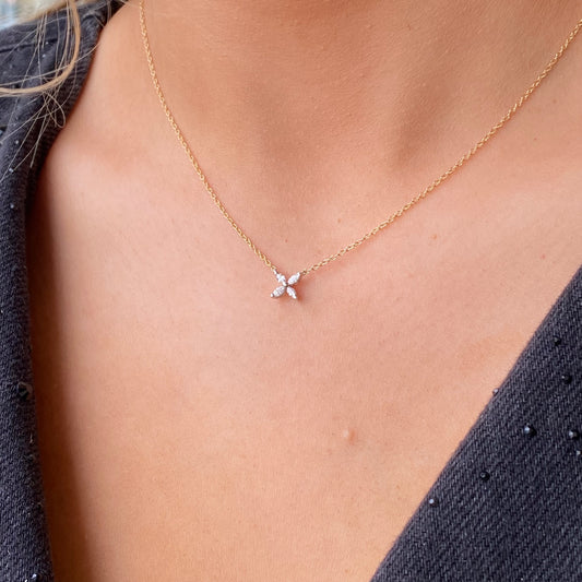 18ct Gold Diamond Kiss Necklace