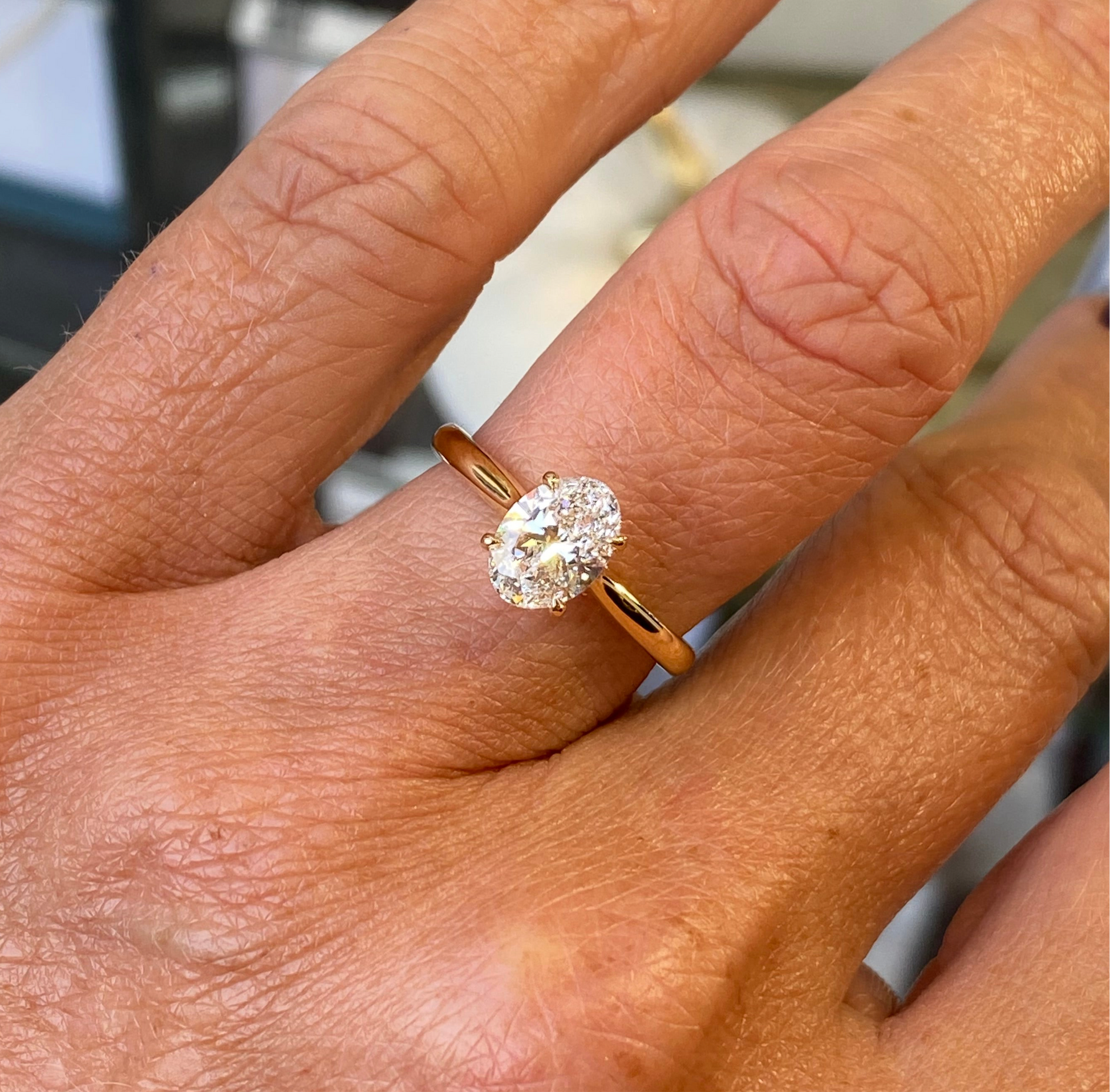 18ct Gold Oval Solitaire Engagement Ring | Certificated Lab 1.00ct - John Ross Jewellers