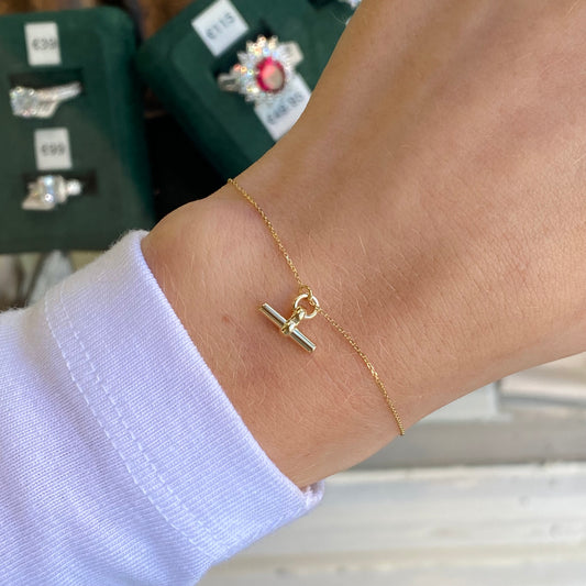 9ct Gold Delicate T-Bar Bracelet