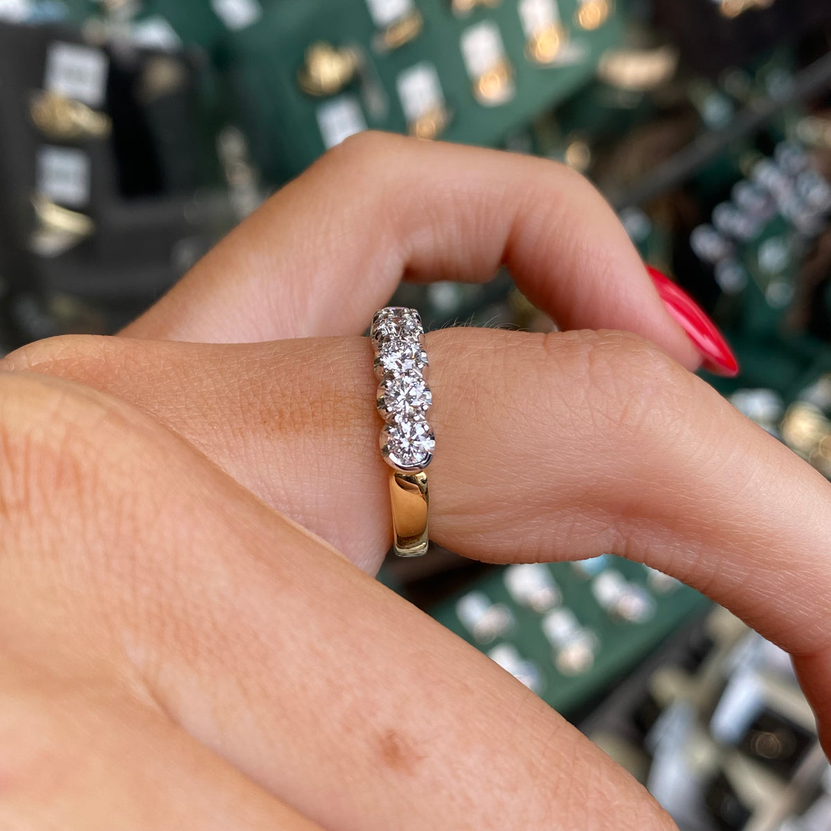 18ct Gold Seven Stone Diamond Eternity Ring | 0.92ct