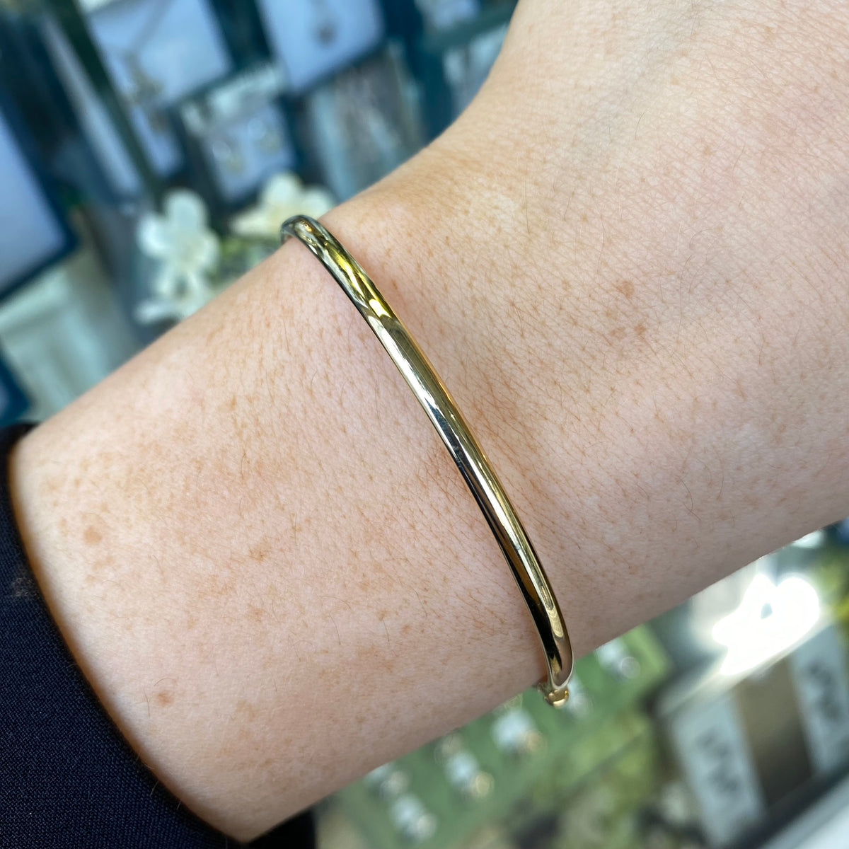9ct Gold Plain Polished Skinny Court Bangle | 3mm