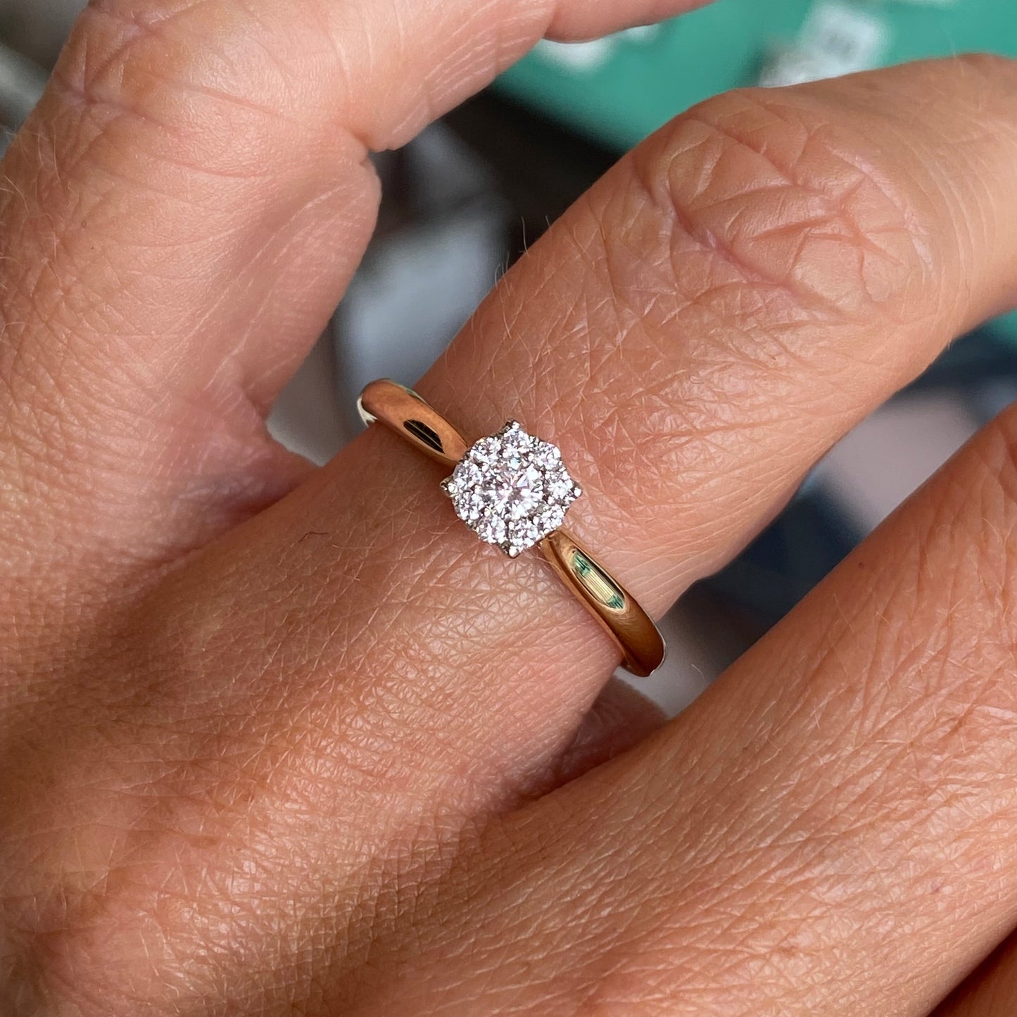 9ct Gold Solitaire Cluster Engagement Ring | 0.18ct