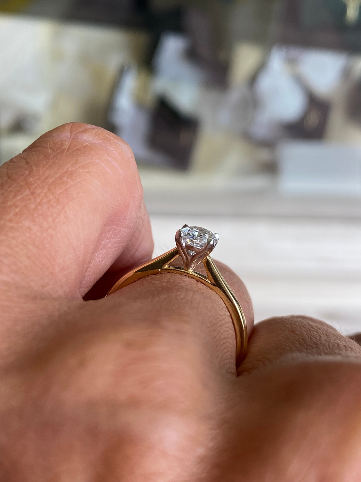18ct Gold Oval Solitaire Engagement Ring | 0.82ct Certificated Lab Grown