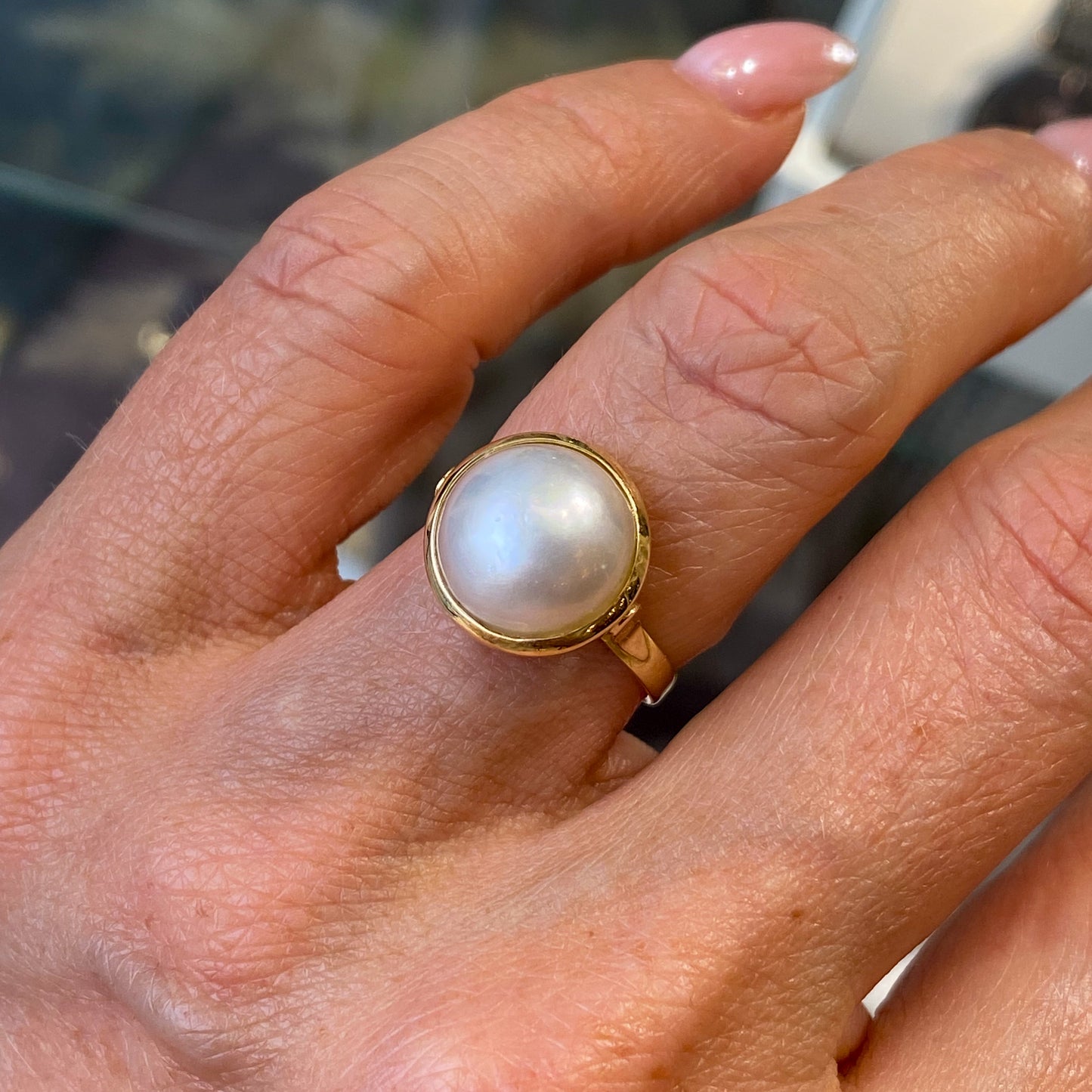 18ct Gold Mabé (Penguin) Pearl Ring | 12mm - John Ross Jewellers