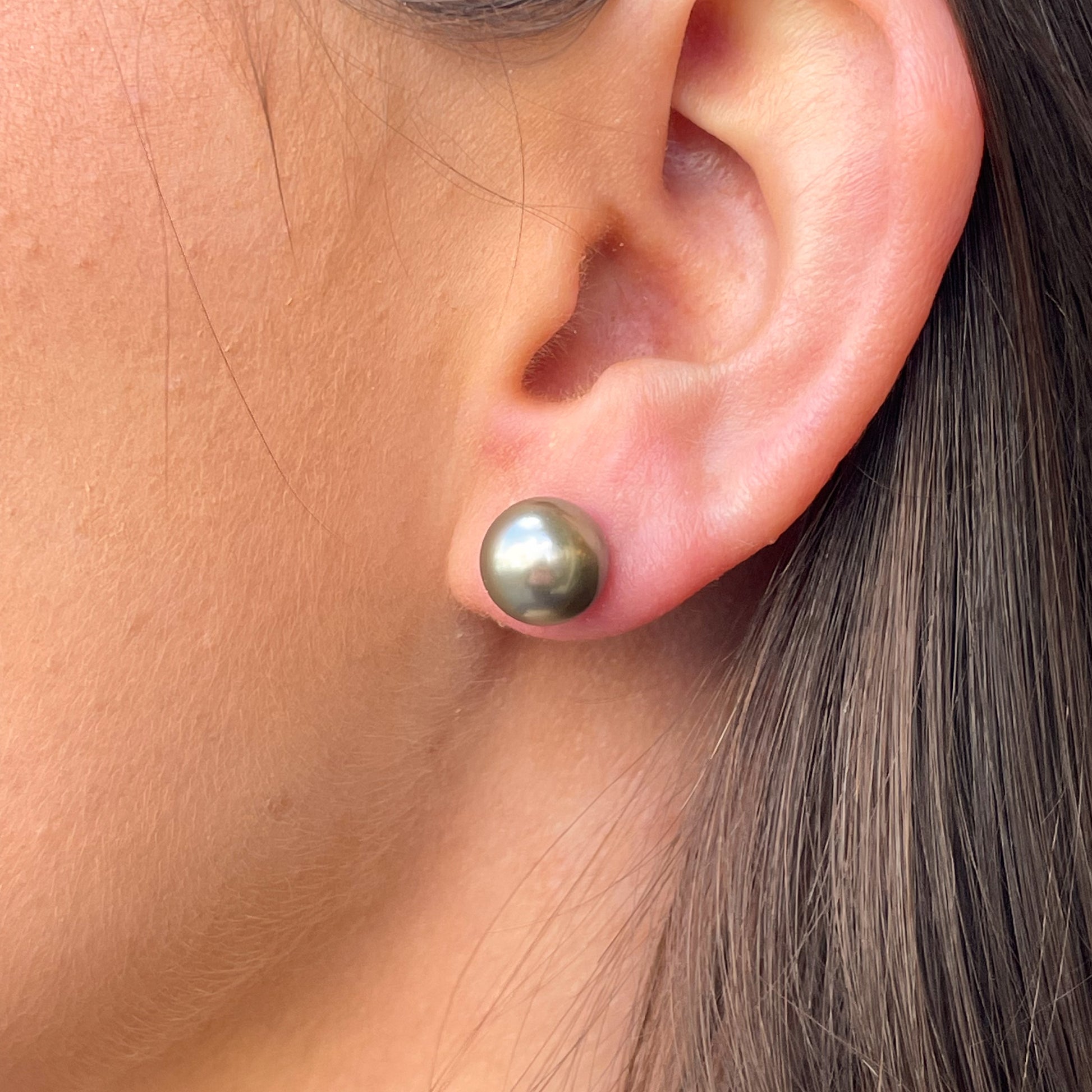 14ct Gold Light Green Tahiti Pearl Stud Earrings | 9-10mm - John Ross Jewellers