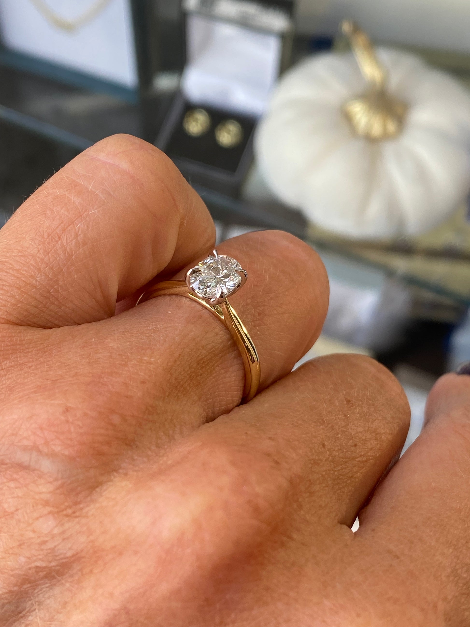 18ct Gold Oval Solitaire Engagement Ring | 1.20ct Certificated - John Ross Jewellers