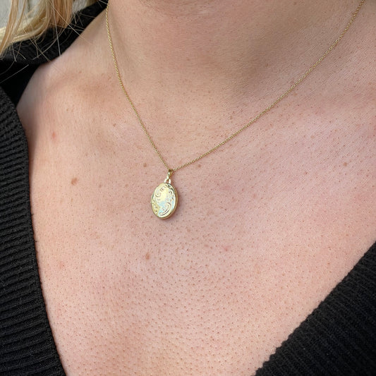 9ct Gold Paisley Oval Locket Necklace | Small