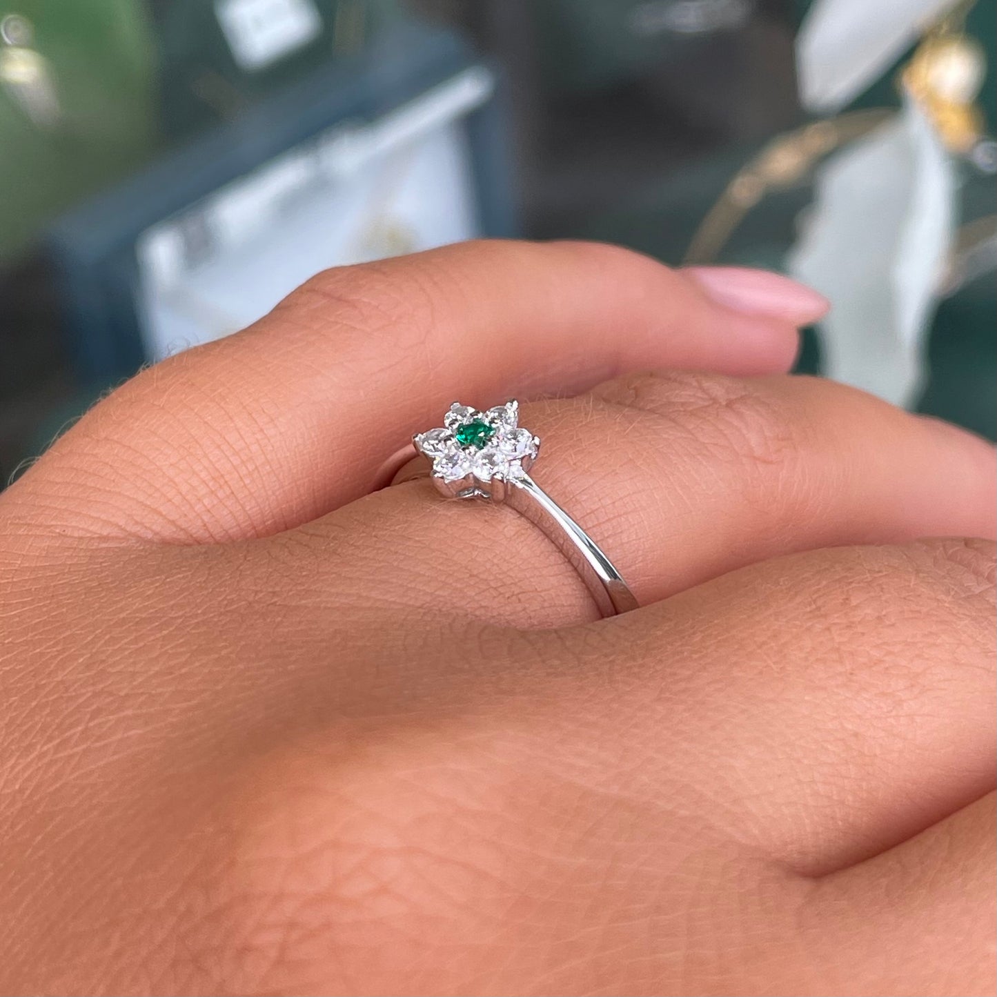 Silver Pretty CZ Flower Ring | Emerald Green