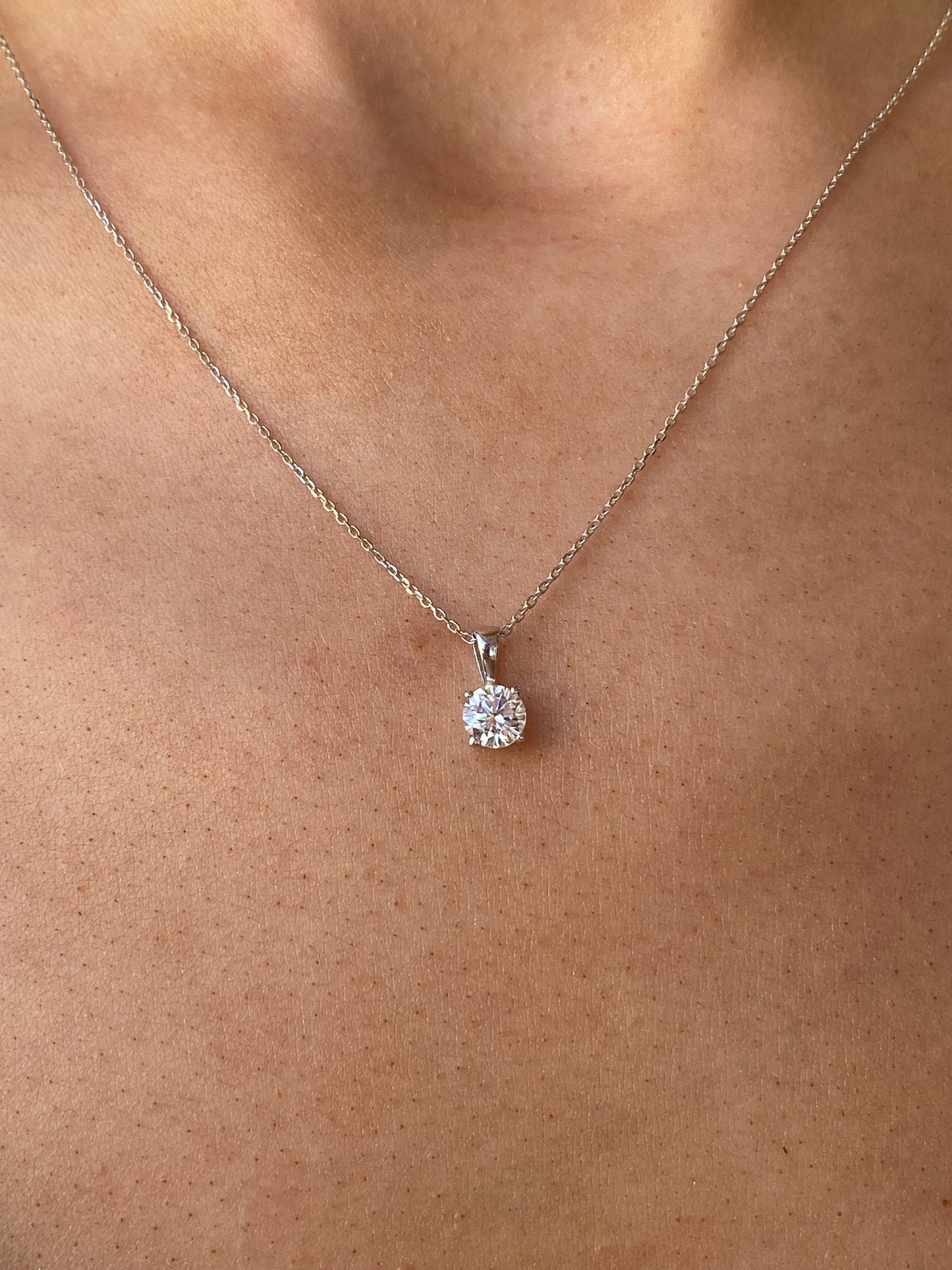 9ct White Gold Round CZ Pendant | 5mm