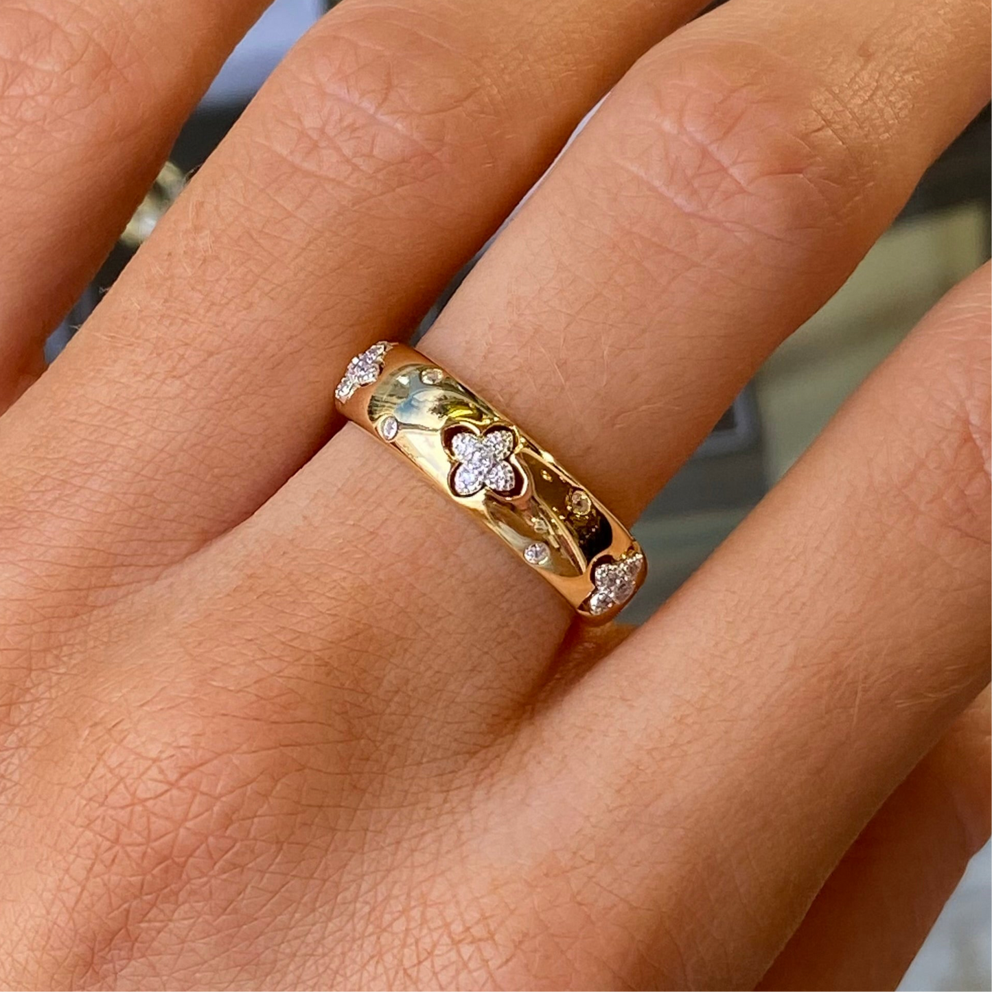 Sunshine CZ Quatrefoil Band Ring - John Ross Jewellers