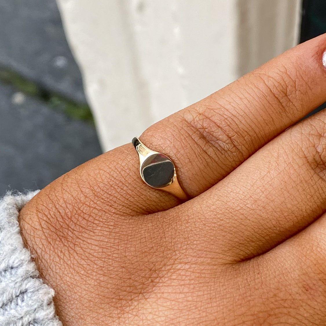 9ct Round Signet Ring