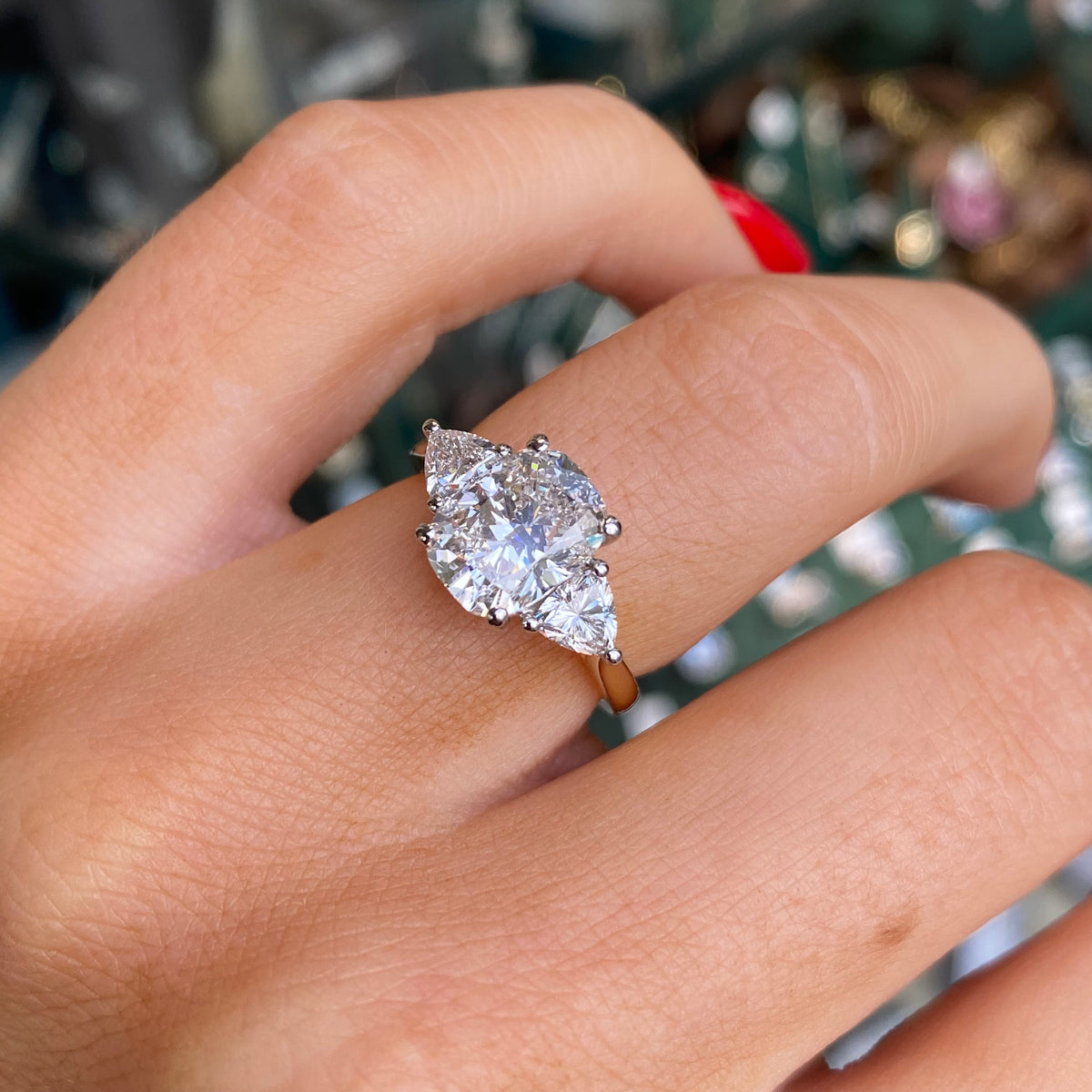 18ct Gold Trilogy Engagement Ring | Certificated Lab 3.21ct