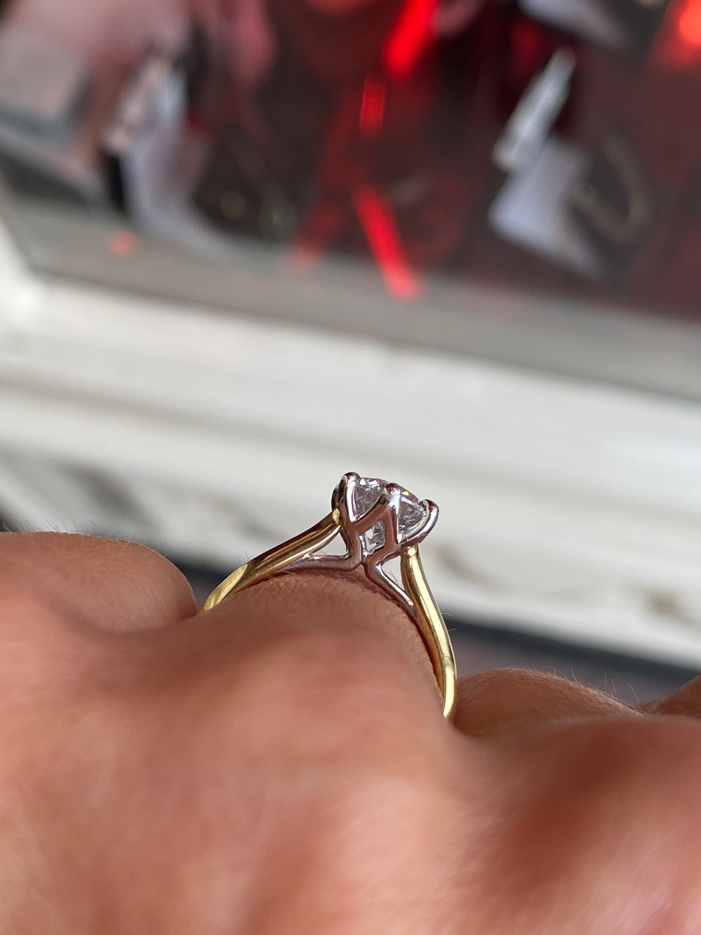 18ct Gold Solitaire Engagement Ring | 1.55ct Certificated Lab