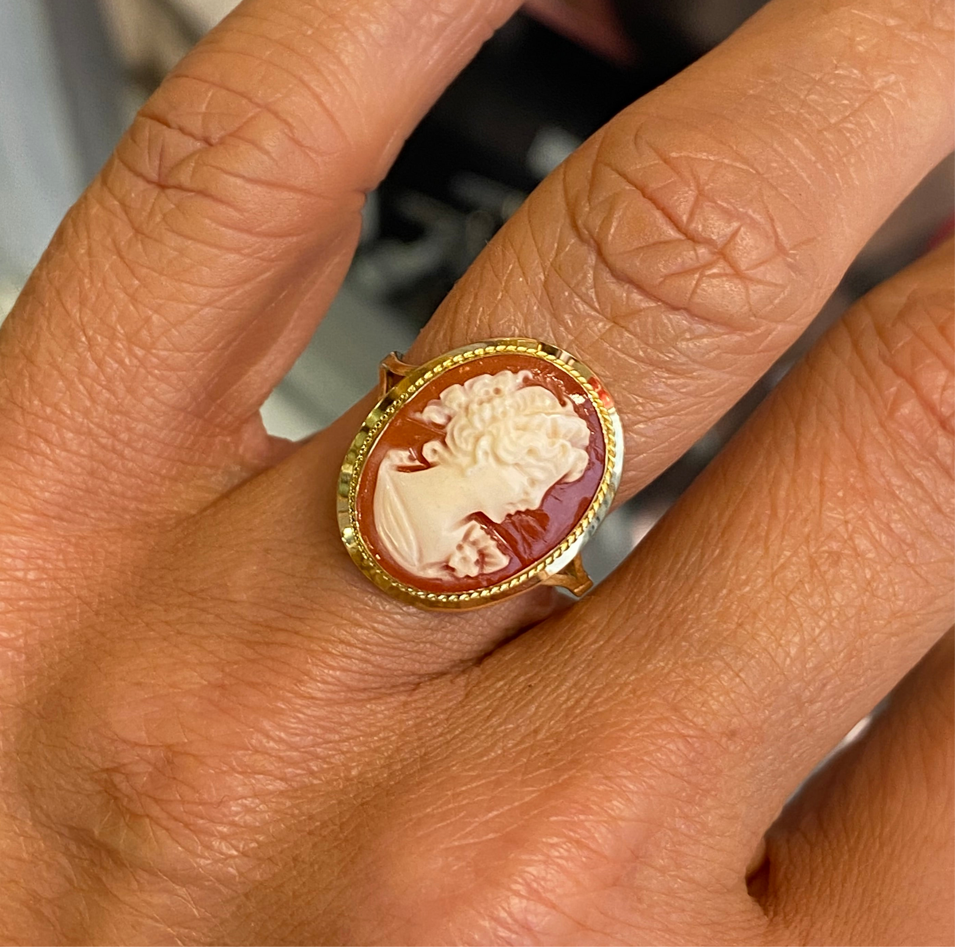 18ct Gold Shell Cameo Ring | 19mm x 15mm - John Ross Jewellers