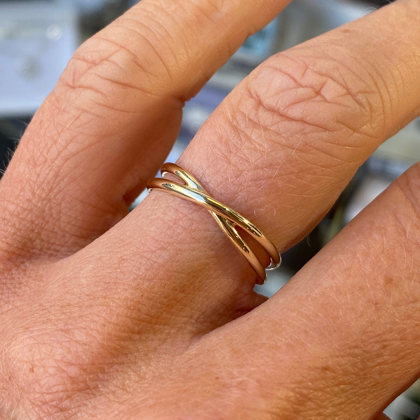 9ct Gold Simple Crossover Ring - John Ross Jewellers