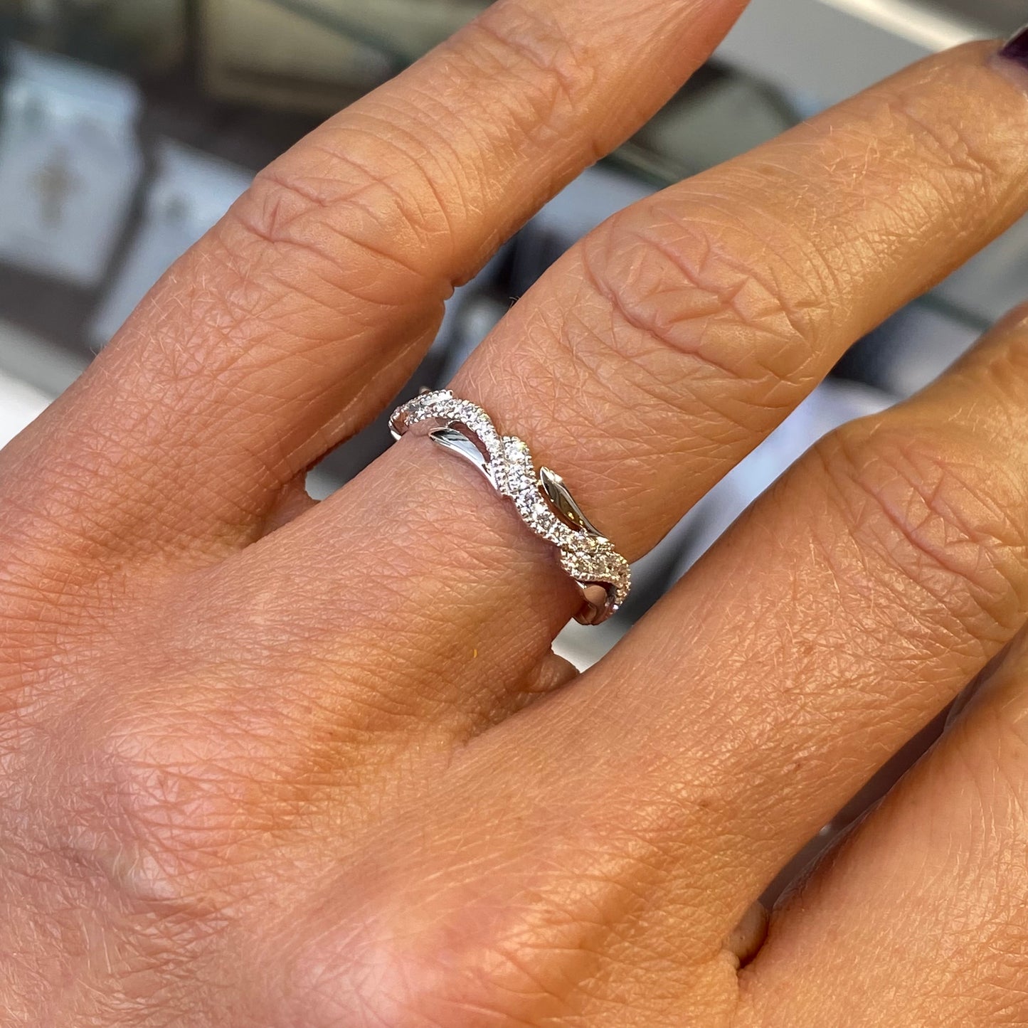 18ct White Gold Diamond Curves Wedding/Eternity Ring