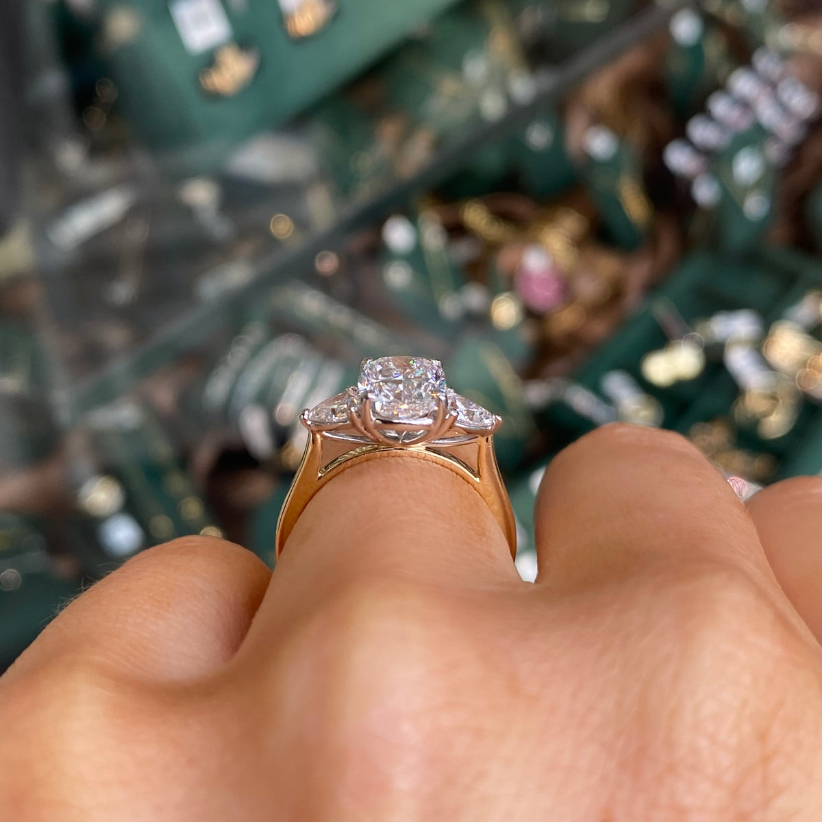 18ct Gold Trilogy Engagement Ring | Certificated Lab 3.21ct