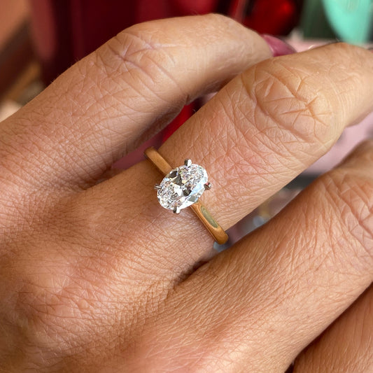 18ct Gold Oval Solitaire Engagement Ring | 1.01ct Certificated Lab