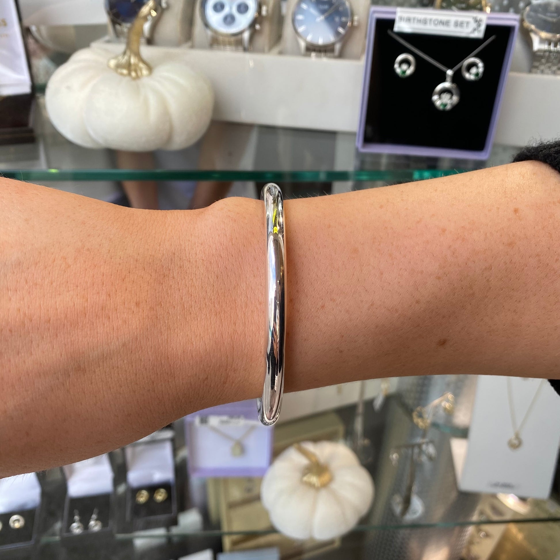 Silver Round Shaped Bangle | 6mm Medium - John Ross Jewellers