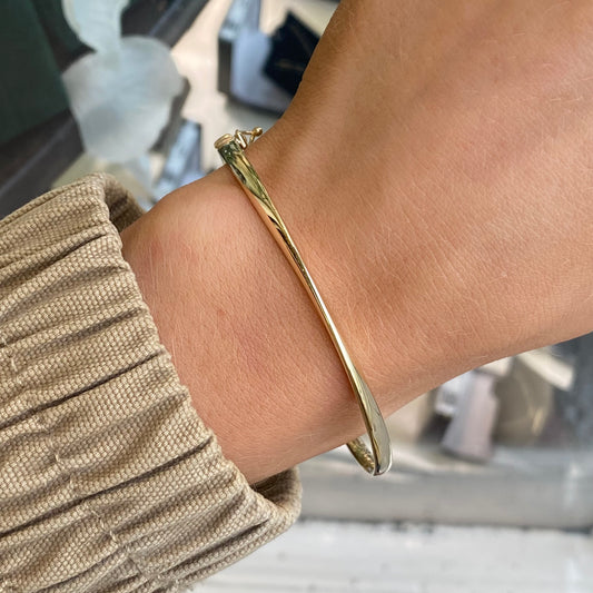 9ct Gold Plain Polished Ribbon Twist Bangle | 4mm