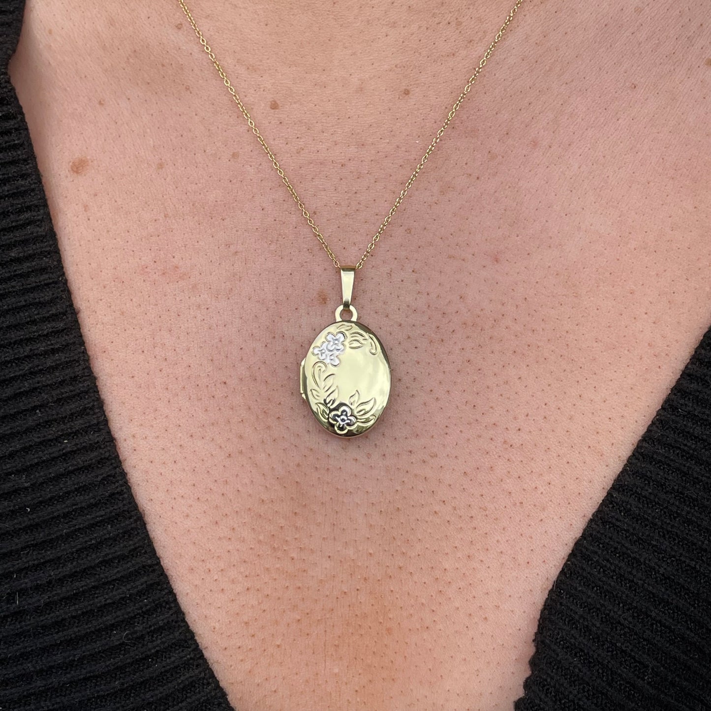 9ct Gold Floral Oval Locket Necklace | Two Tone