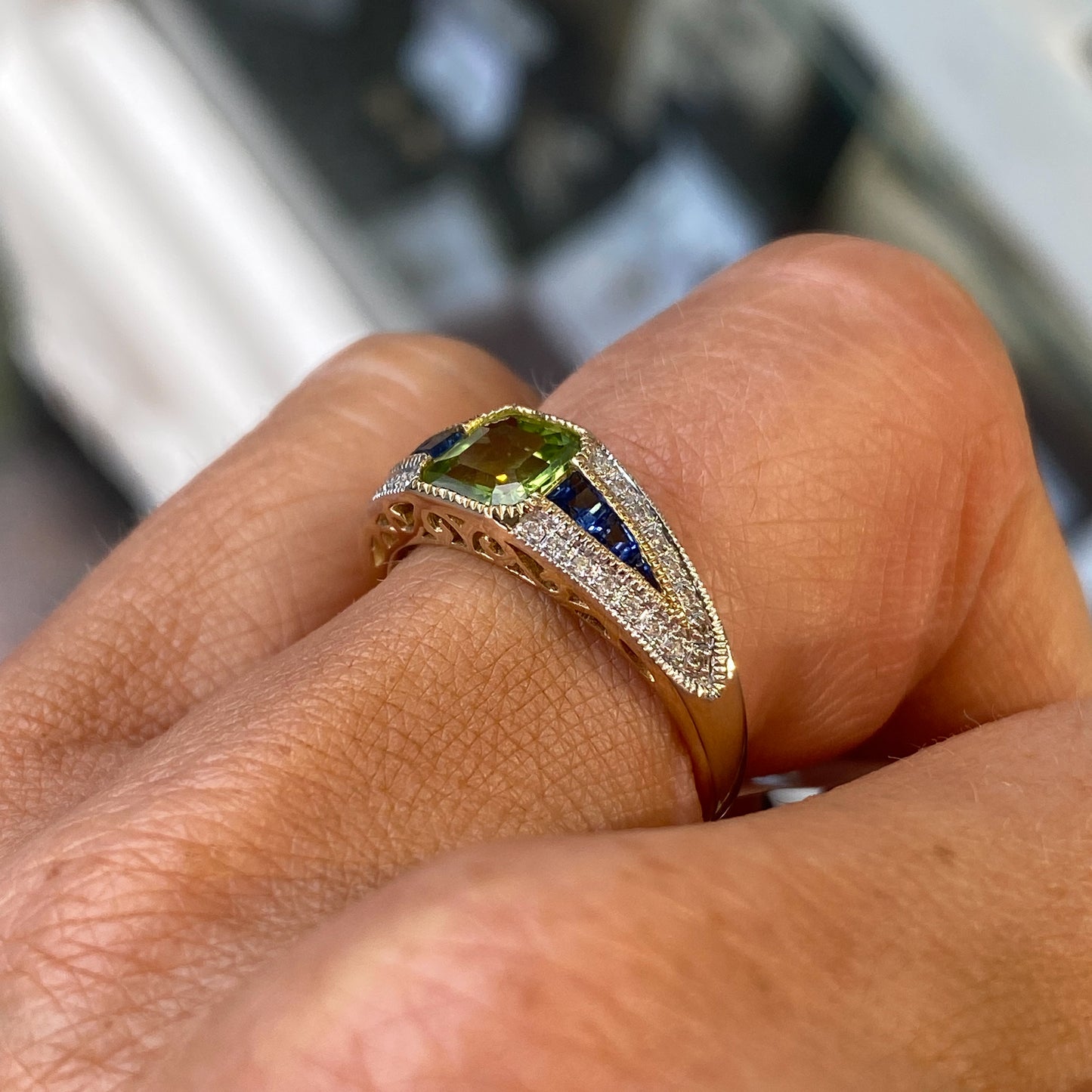 9ct Gold Peridot, Sapphire & Diamond Band Ring