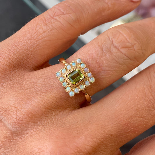 9ct Gold Peridot & Opal Ring
