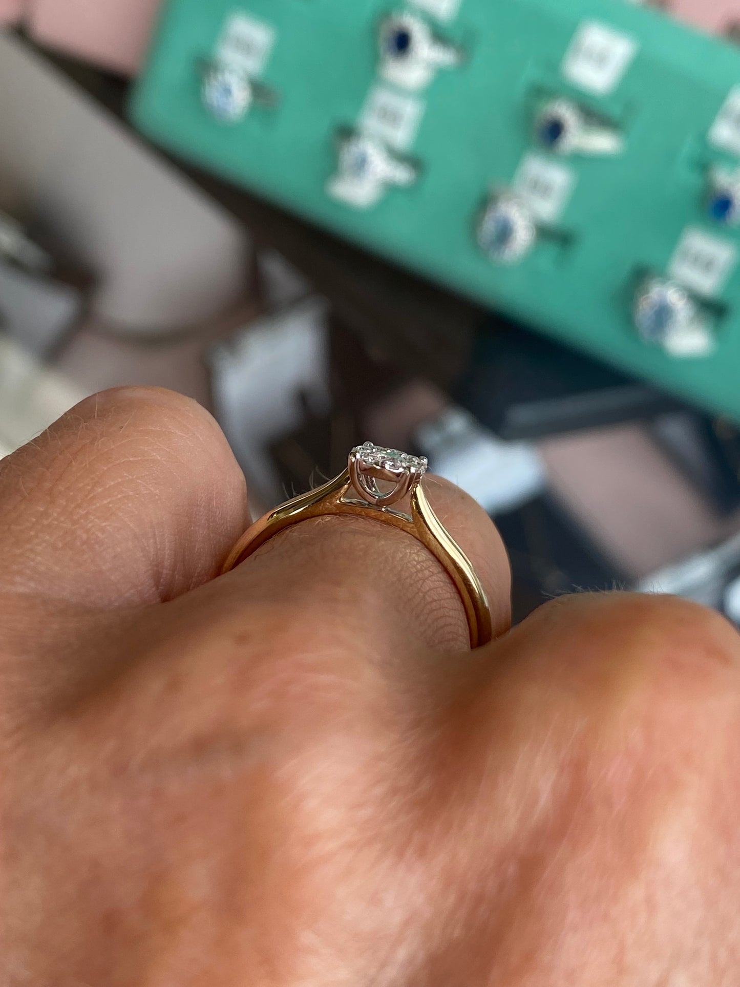 9ct Gold Solitaire Cluster Engagement Ring | 0.18ct