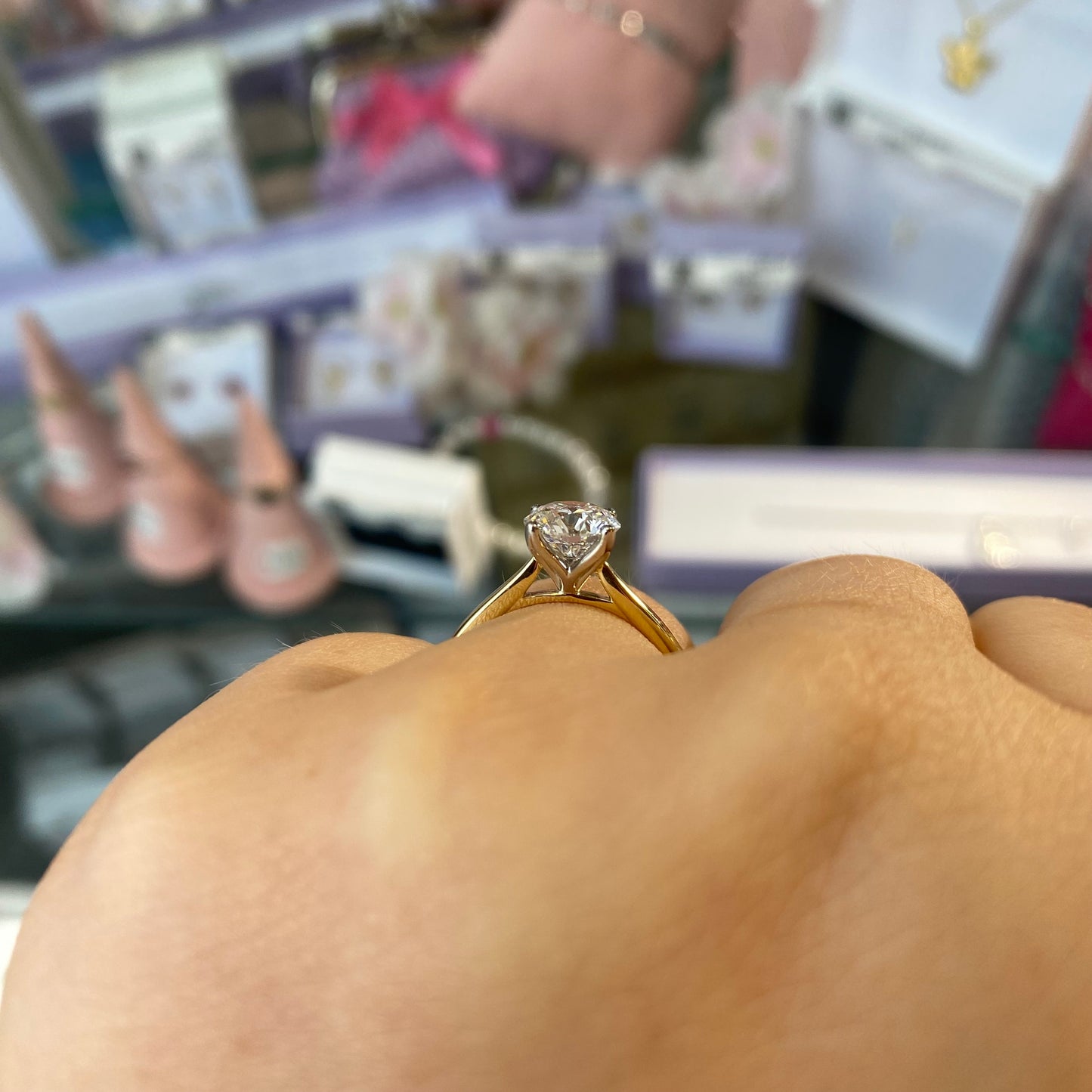 18ct Gold Solitaire Engagement Ring | 1.27ct Certificated Lab