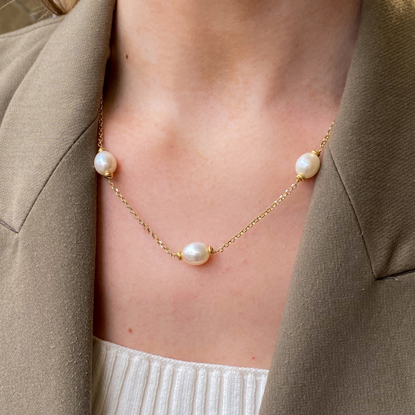 18ct Gold Mini Pearl & Chain Necklace