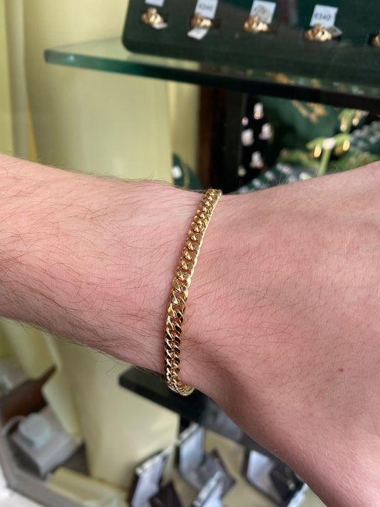 9ct Gold Curb Bracelet - Heavy Look - 8"