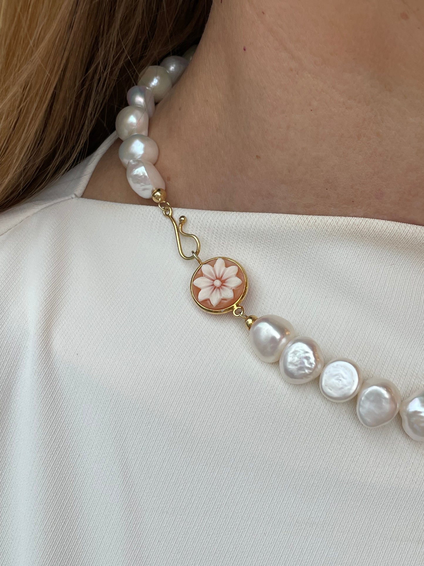 Bruno butterfly and floral cameo necklace with freshwater pearls, 10mm-12mm, 44cm length, featuring elegant pendant and pearl accents