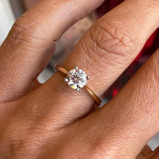 18ct Gold Solitaire Engagement Ring | 1.03ct Certificated Lab