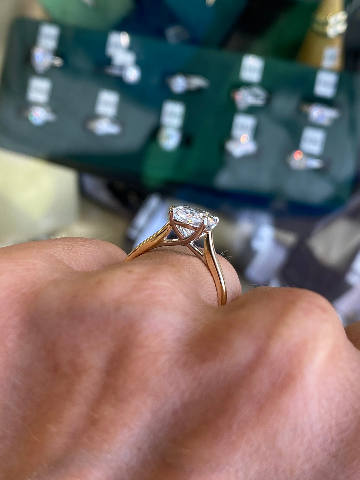 18ct Gold Oval Solitaire Engagement Ring | 2.50ct Certificated Lab