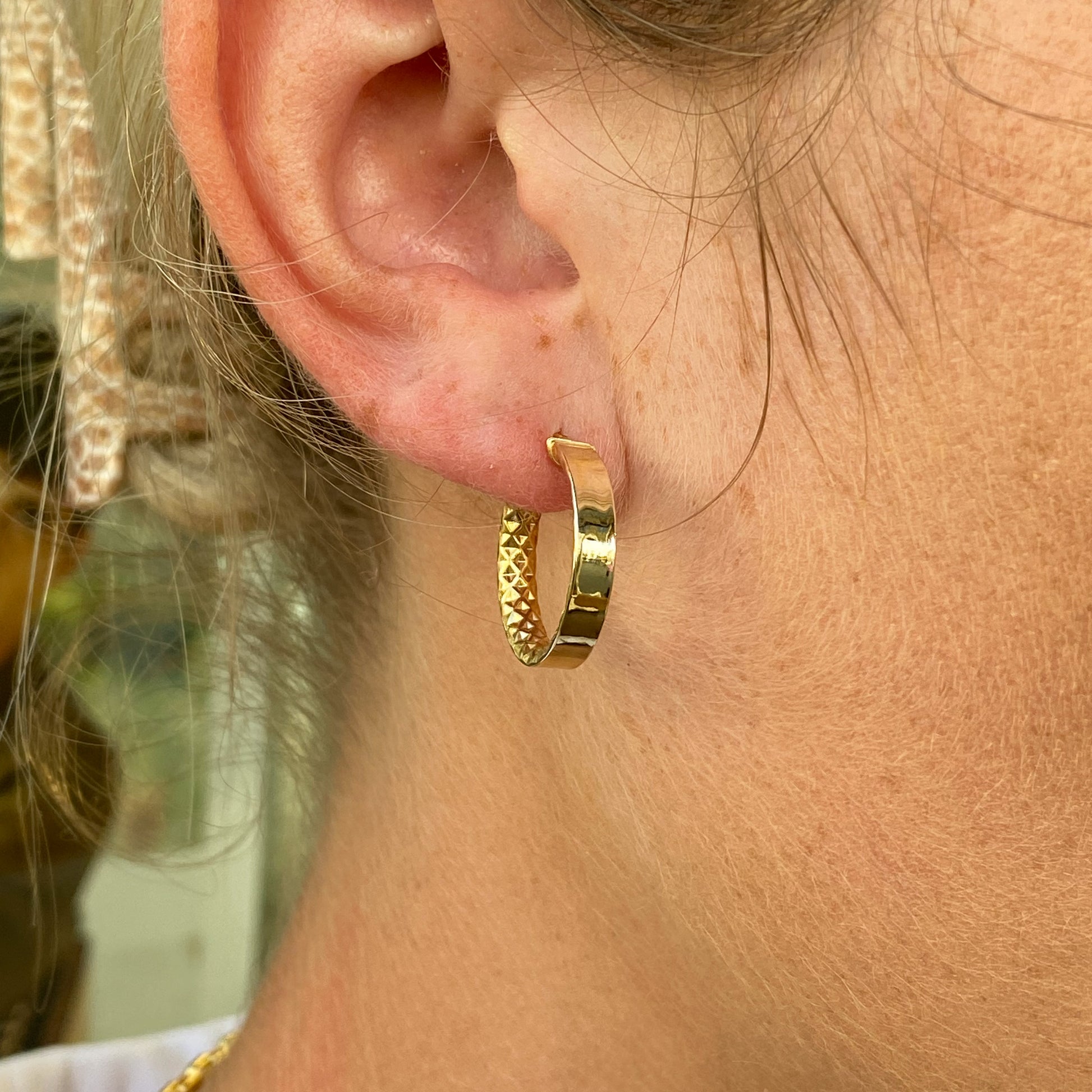 9ct Gold Diamond Cut Inside Hoop Earrings | 18mm - John Ross Jewellers