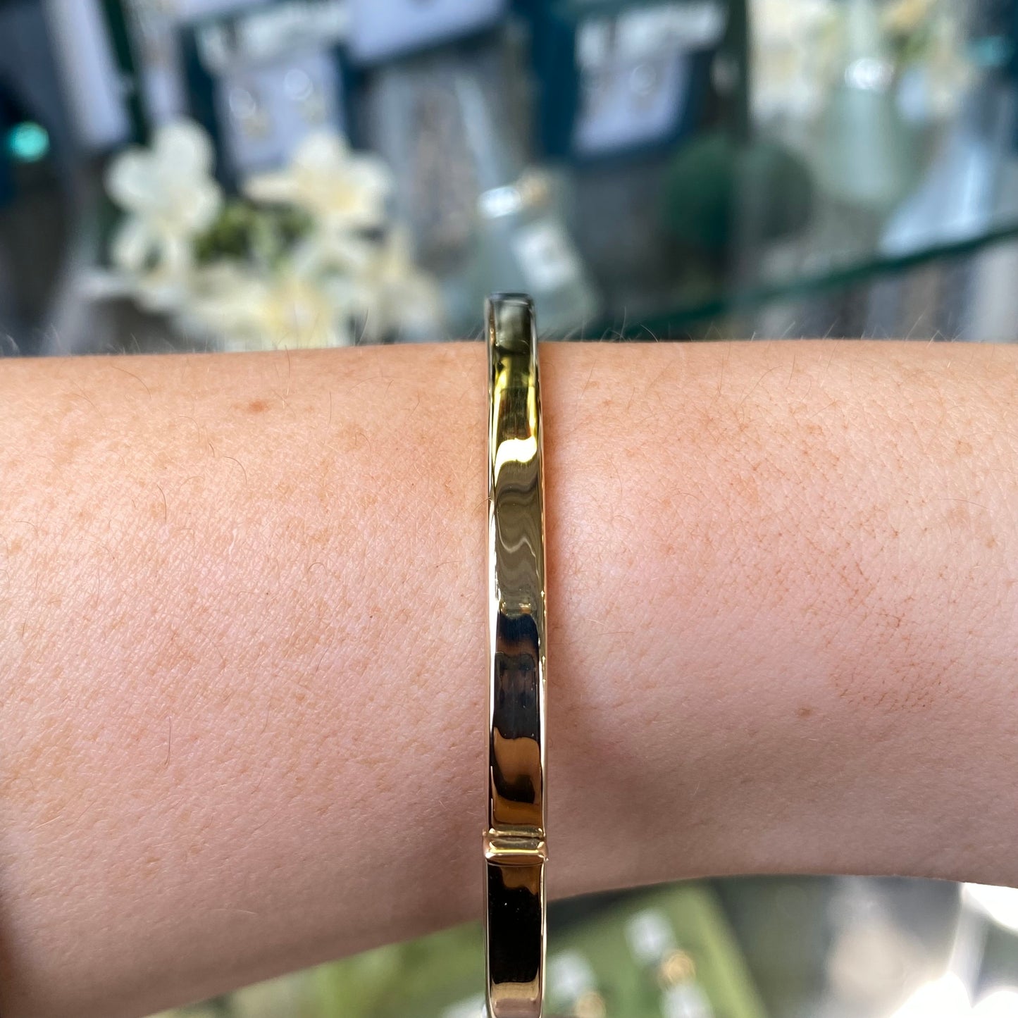 9ct Gold Plain Polished Bangle | 4mm