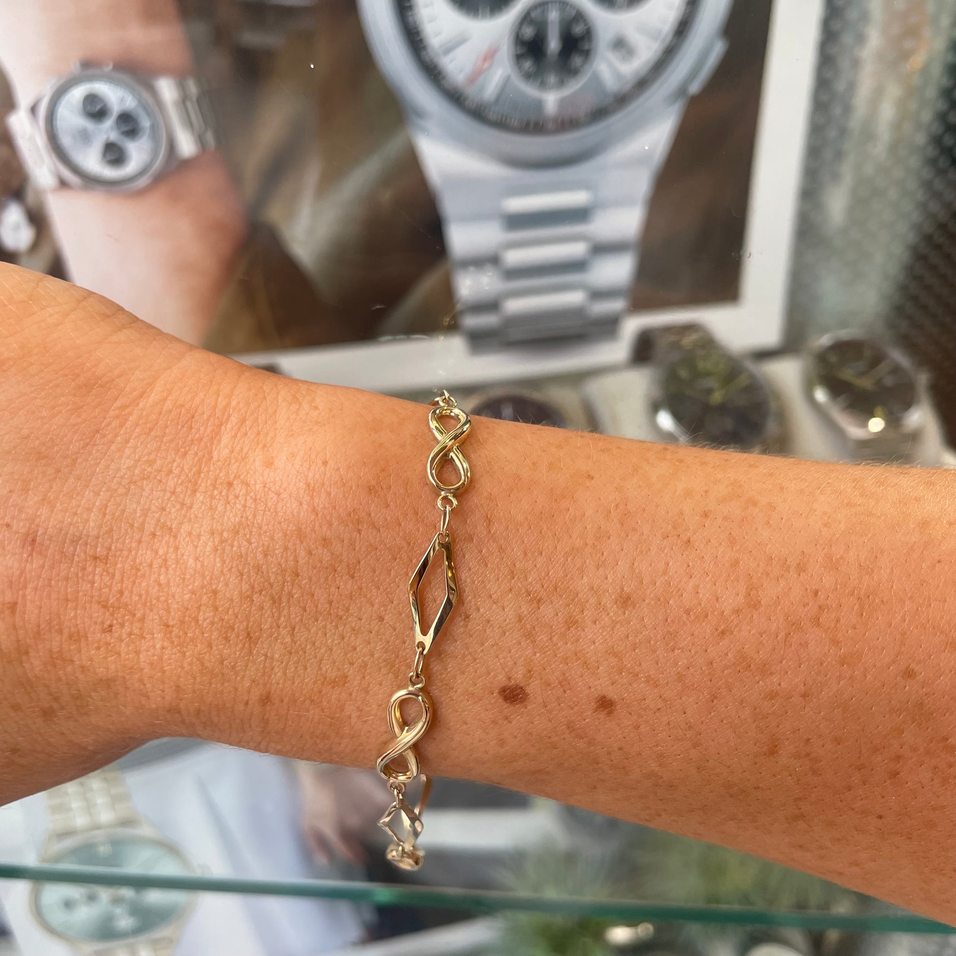 9ct Gold Infinity Bracelet - John Ross Jewellers