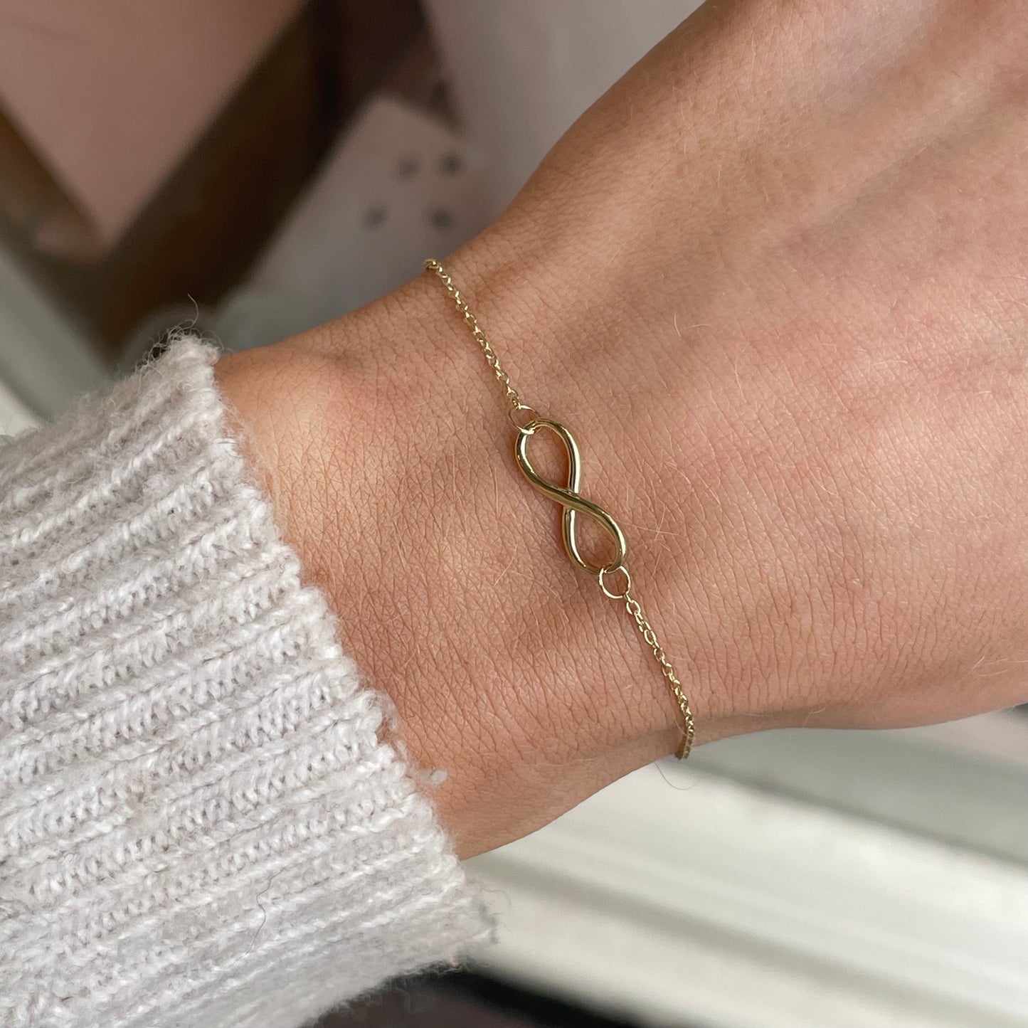 9ct Gold Infinity Bracelet