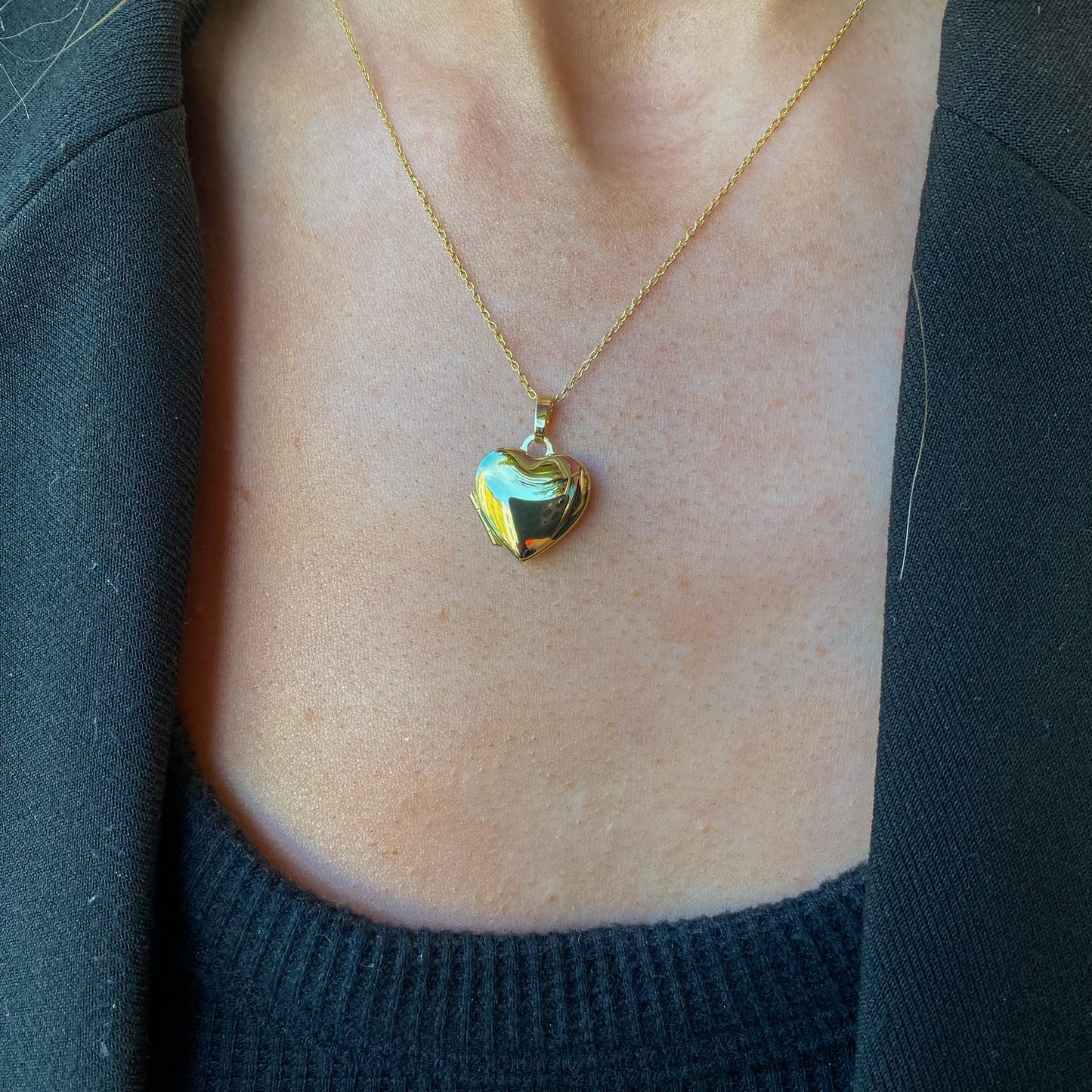 9ct Gold Simple Heart Locket and Chain | Medium - John Ross Jewellers