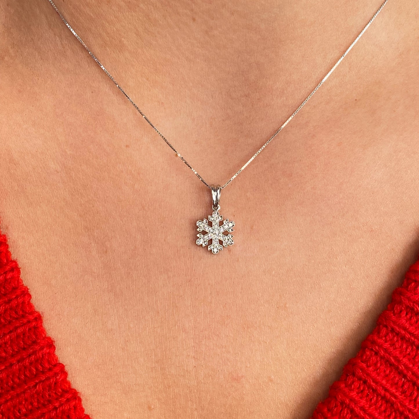 18ct White Gold Diamond Snowflake Necklace