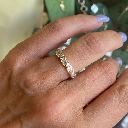 18ct Gold Five Stone Eternity Ring | Emerald Cut Lab