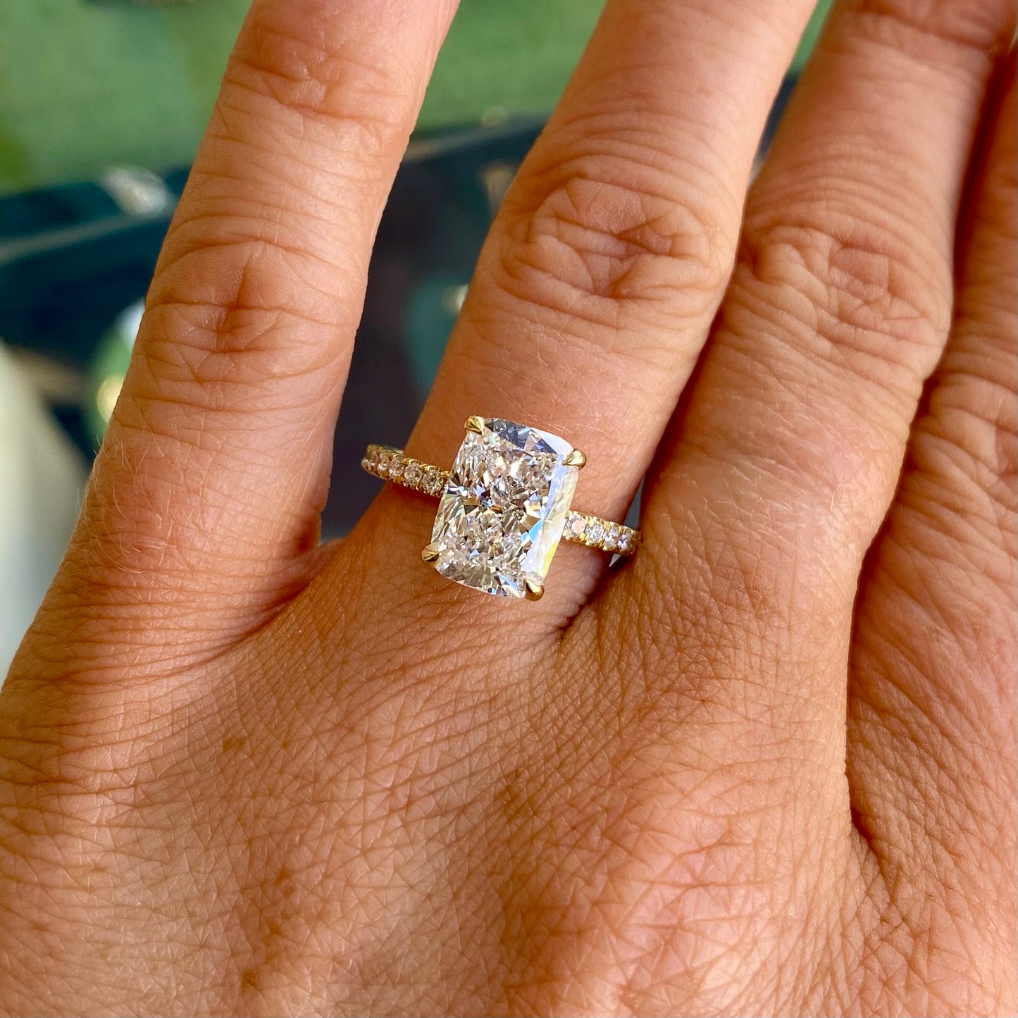 18ct Gold Elongated Cushion Solitaire Engagement Ring | 3.03ct Certificated Lab