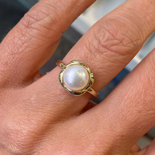9ct Gold Bouton Pearl Ring