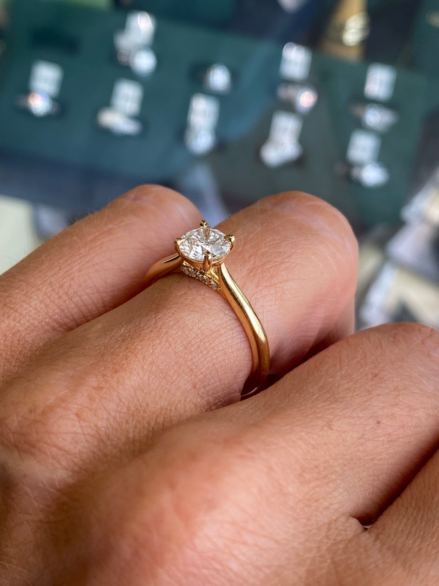 18ct Gold Solitaire Engagement Ring | Certificated Lab 1.03ct