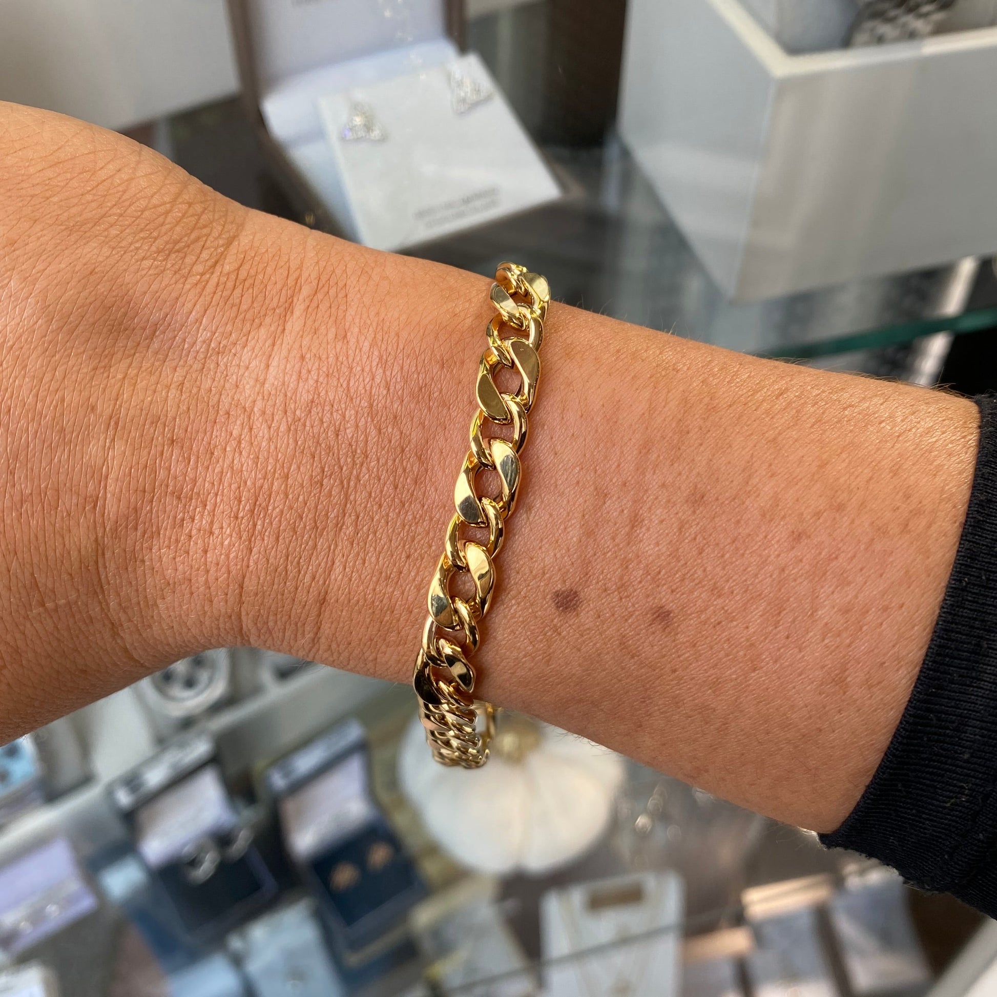 9ct Gold Chunky Modern Curb Link Bracelet - John Ross Jewellers