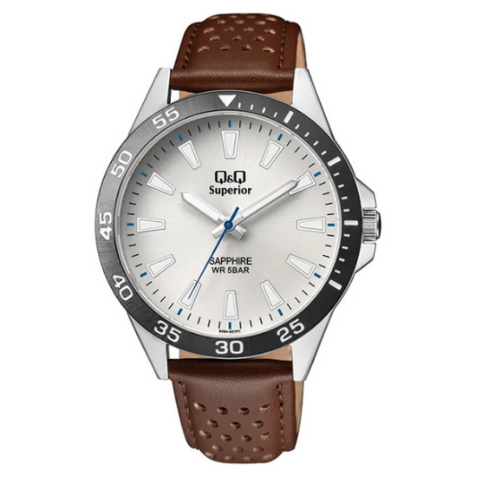 Silver leather strap Q&Q men's watch with a round dial and classic design.
