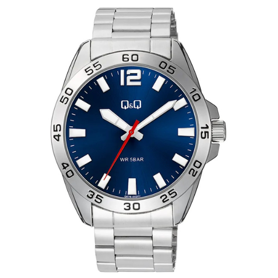Q&Q gents silver three-link wristwatch showing round dial and metal bracelet on a white background.